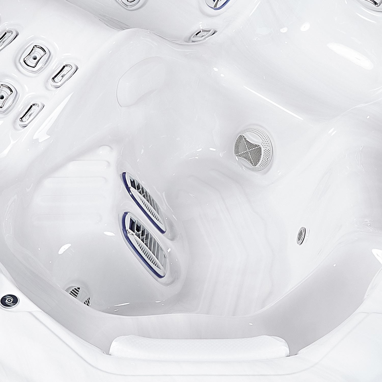 Wellis Kilimanjaro hot tub