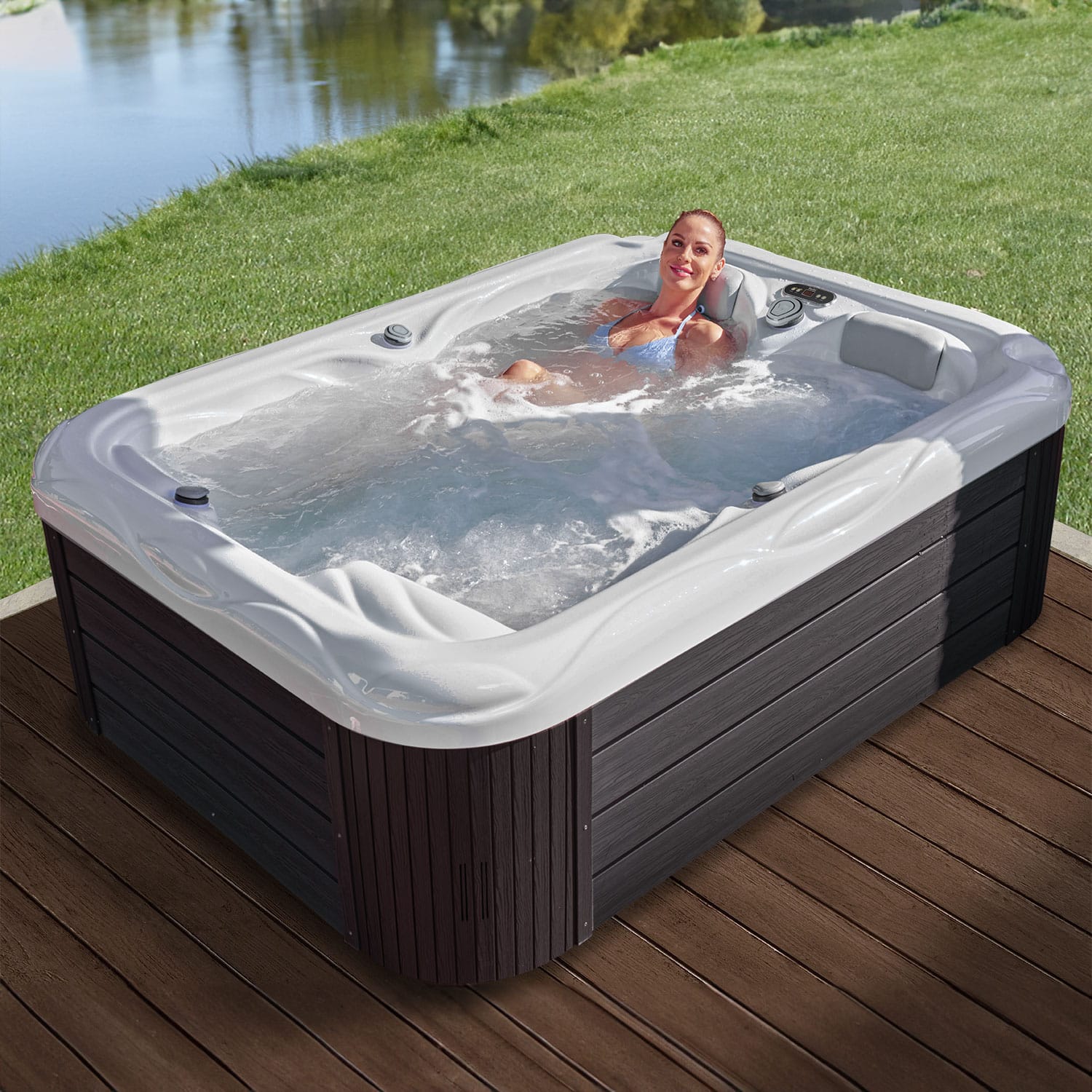 Wellis Mars hot tub